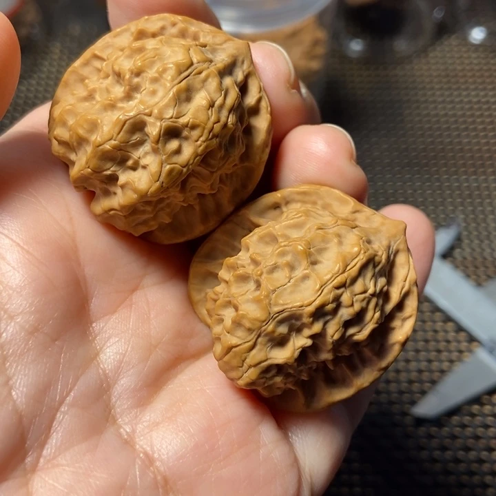 文玩核桃吊坠白蛇骨