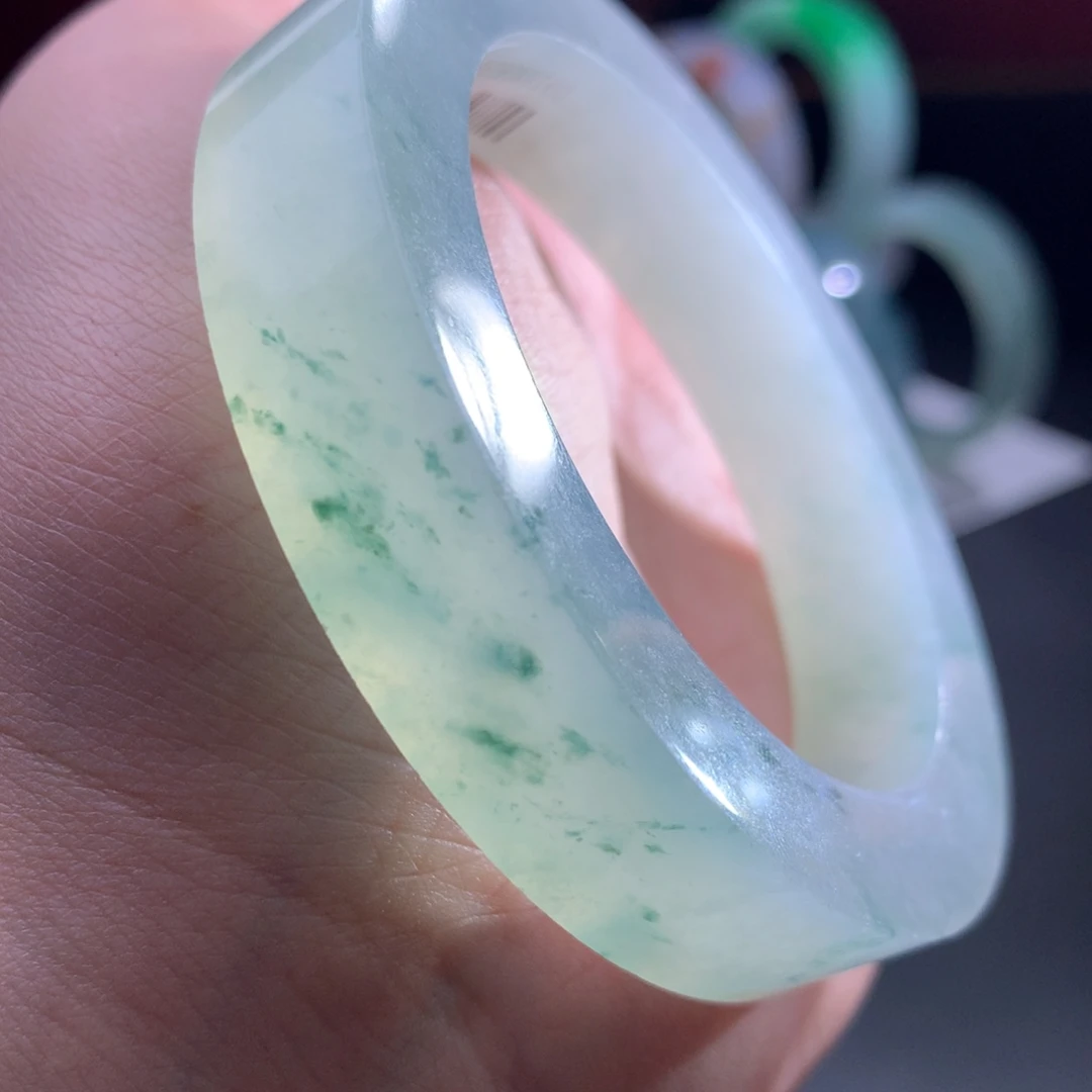 未镶嵌翡翠手镯定制翡翠