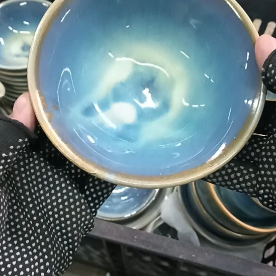 盘瓷器微瑕不退不换两只