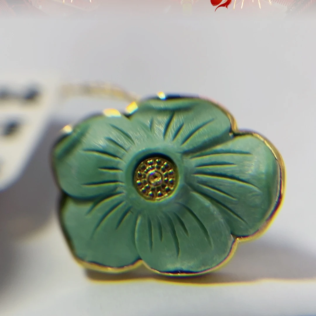 绿松石配饰18K金镶嵌