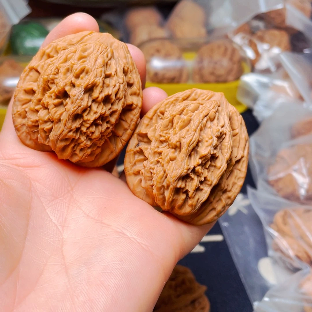 吊坠文玩核桃麦虎一对