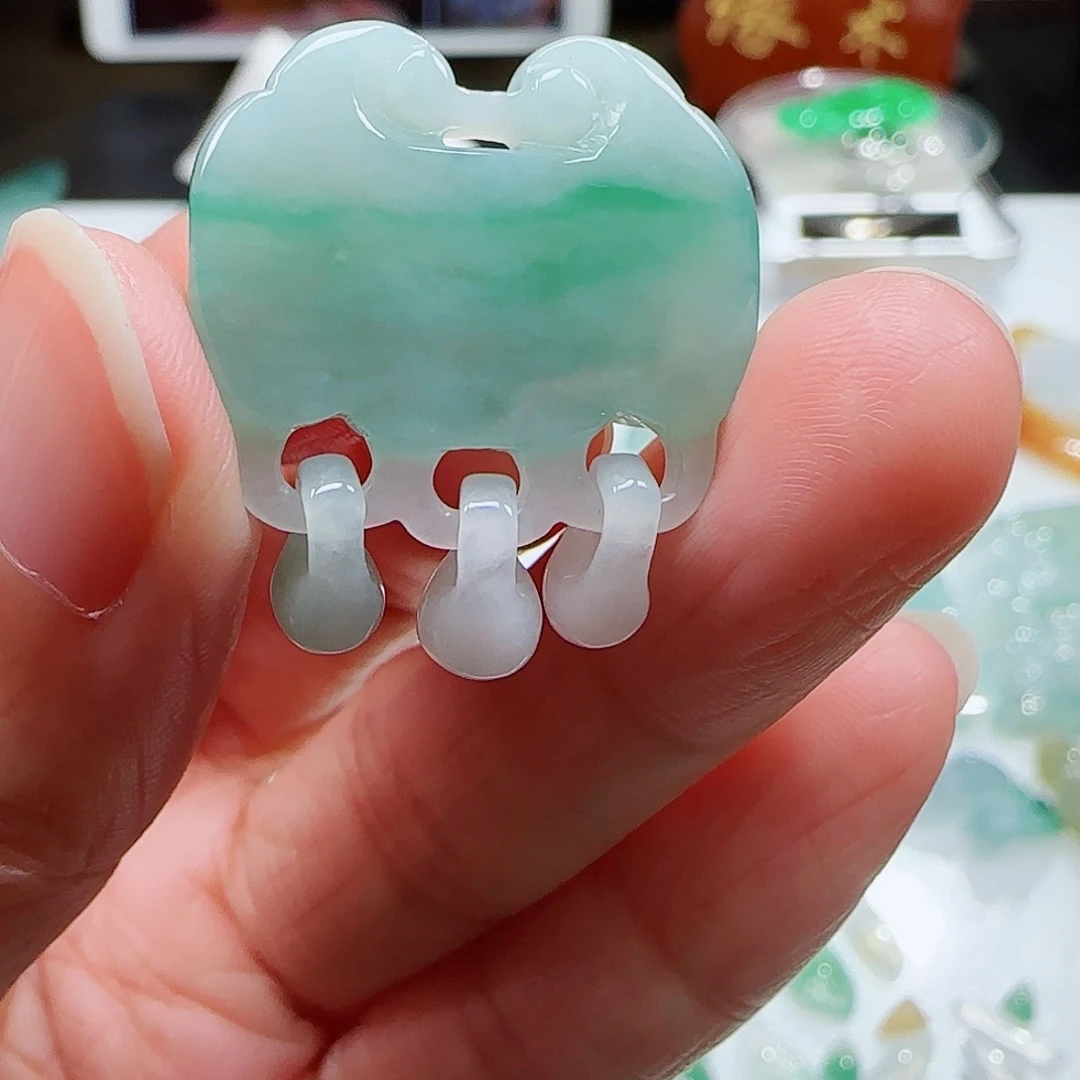 定制翡翠未镶嵌缅甸翡翠挂件