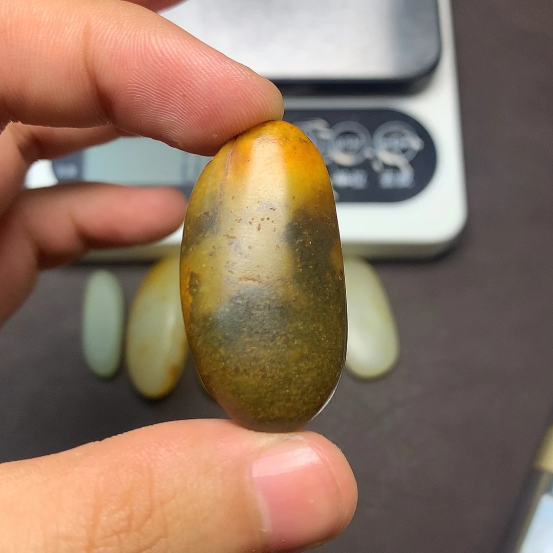 和田玉（糖玉）未镶嵌挂件