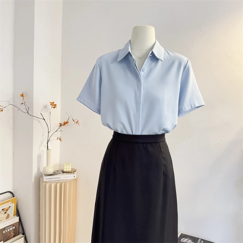 浅蓝色翻领短袖衬衫女2025夏季新款简约职业通勤衬衣正装垂感上衣