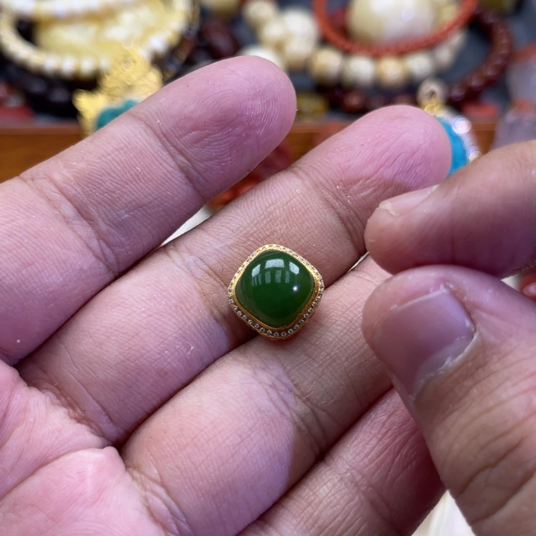 和田玉（碧玉）18K金镶嵌珠宝奇石79