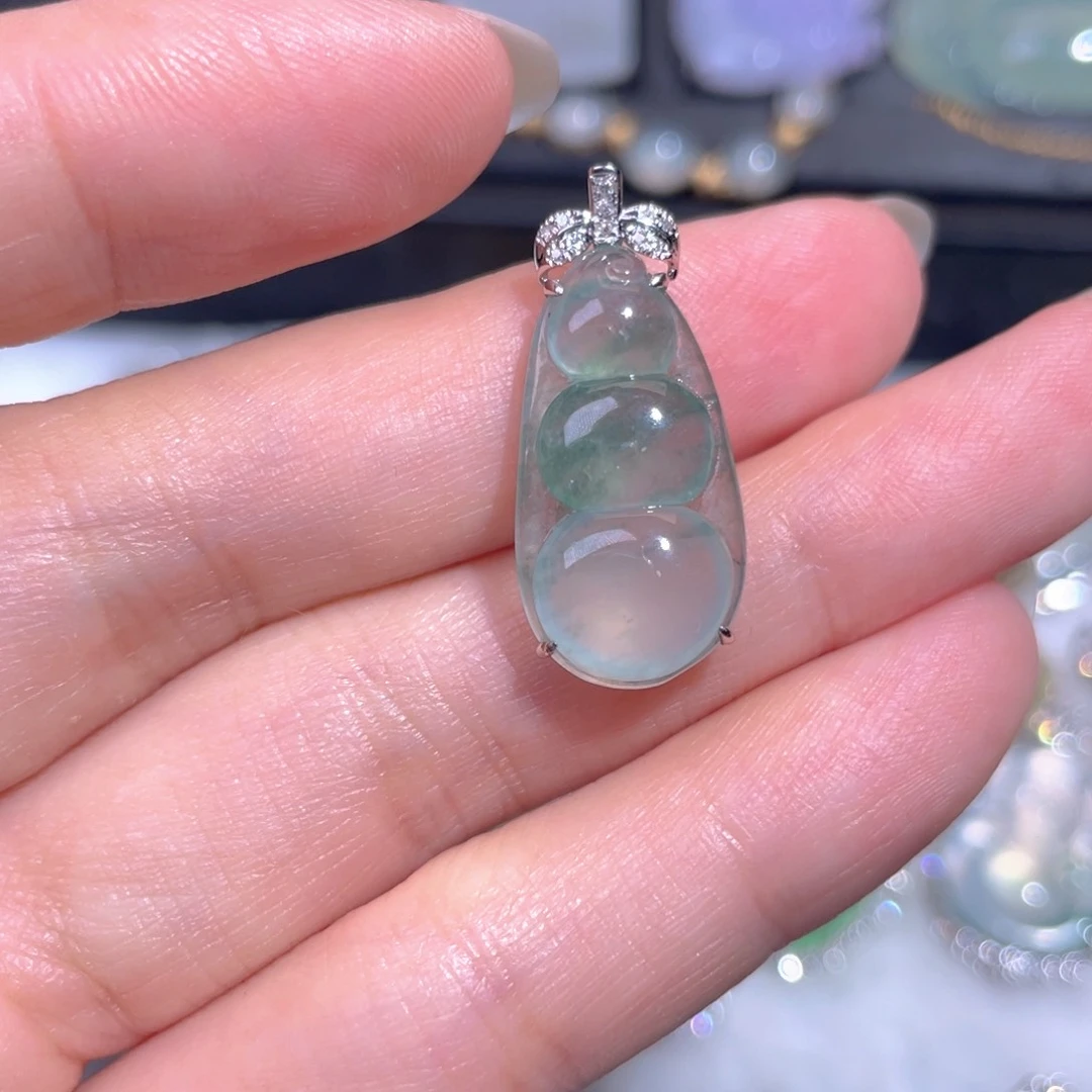 颈饰18K金镶嵌翡翠翡翠