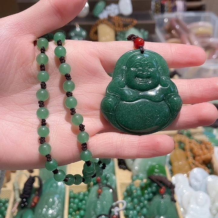 石英质玉未镶嵌颈饰