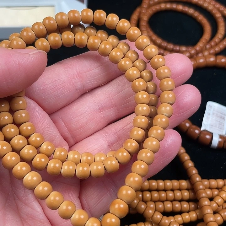 M***K手串文玩核桃脖挂