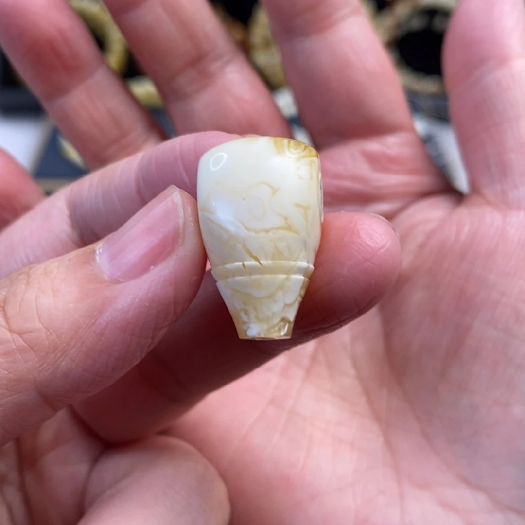 裸石蜜蜡未镶嵌金瓷白溶洞妖花三通14.5