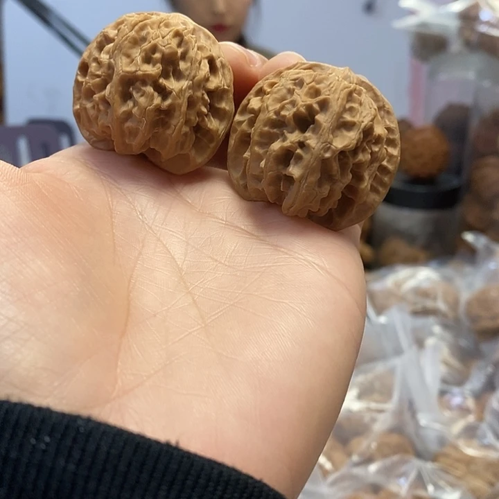 文玩核桃把件37.5苹果老树