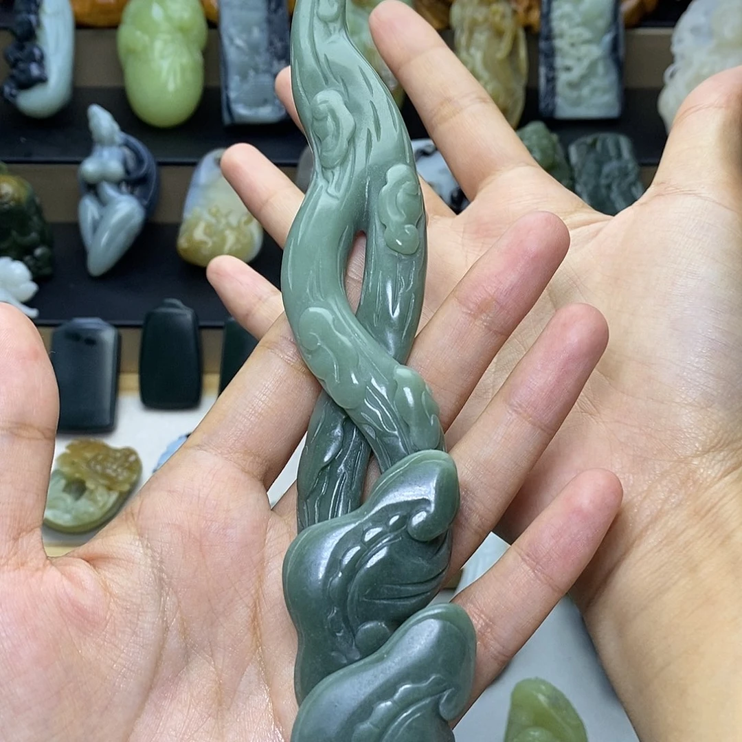 颈饰未镶嵌和田玉?*