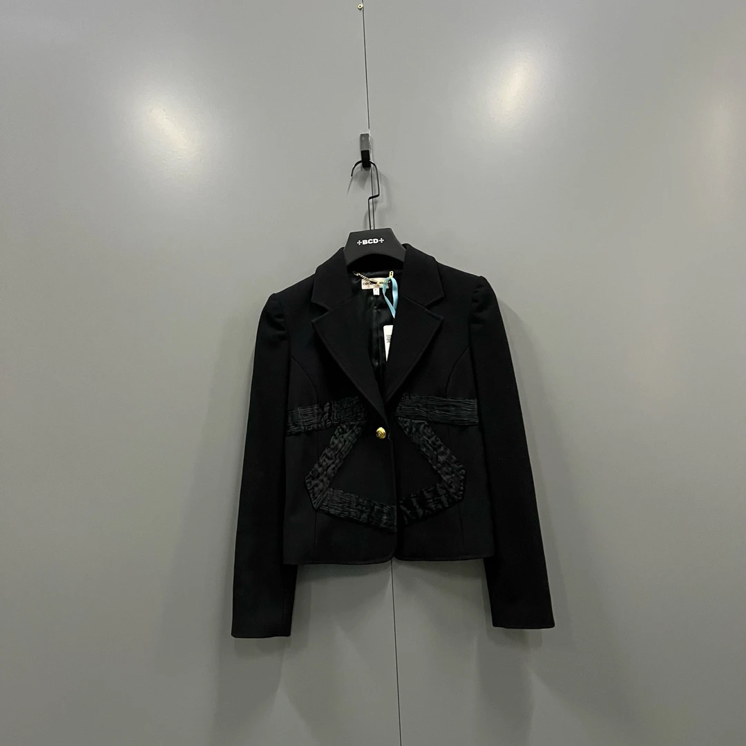 zz21 黑色翻领短款大衣卫衣38码/95新/207209