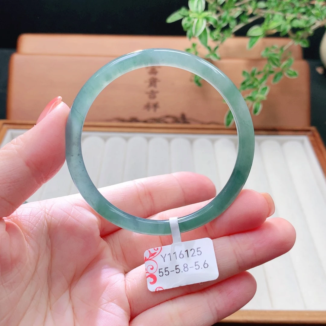 未镶嵌手镯（圆镯）翡翠