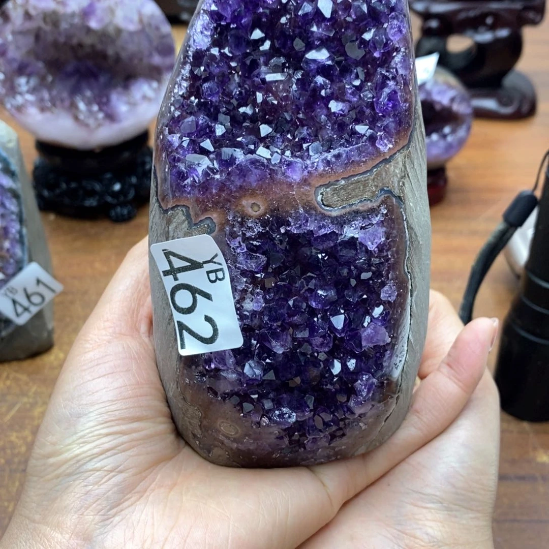 未镶嵌水晶大型摆件（非配饰）