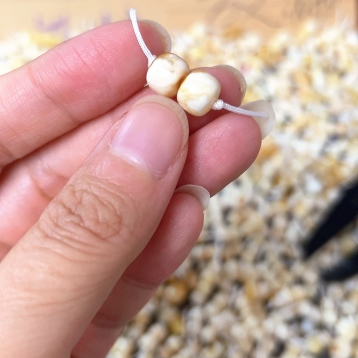 裸石蜜蜡未镶嵌7.9mm一对
