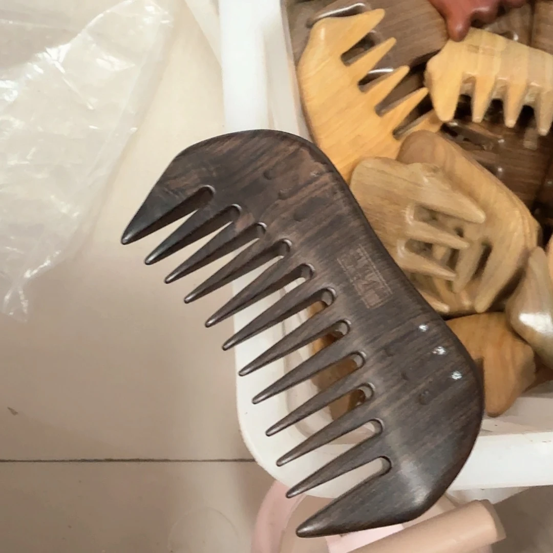 紫光檀小月梳子微瑕疵