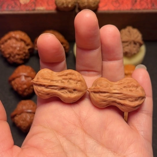 文玩核桃吊坠小花生