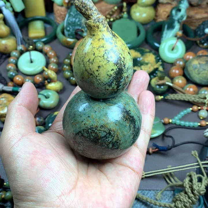 吊坠(赠链)未镶嵌岫岩河磨玉（透闪石质玉）