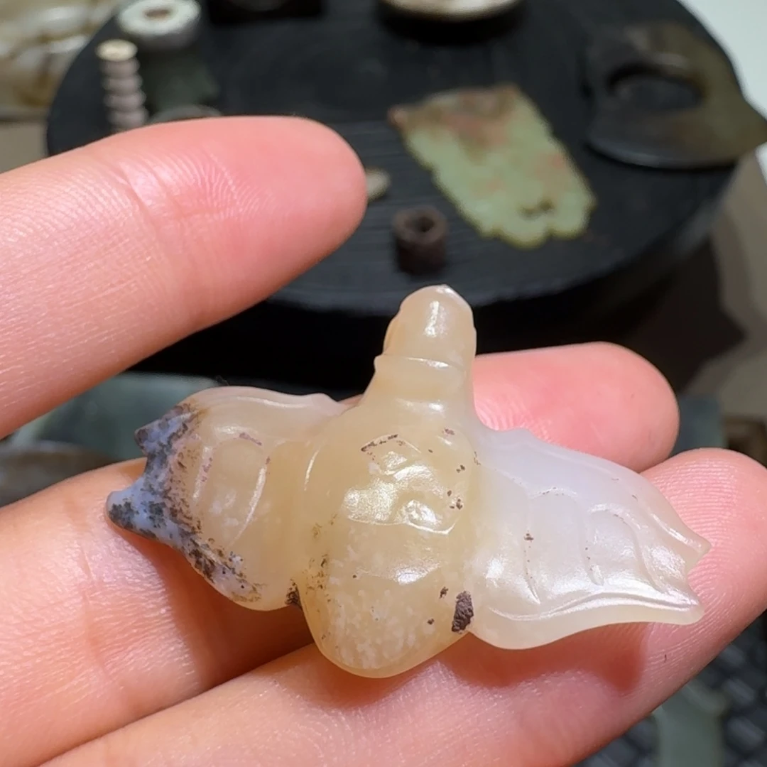朝***拾和田玉未镶嵌挂件