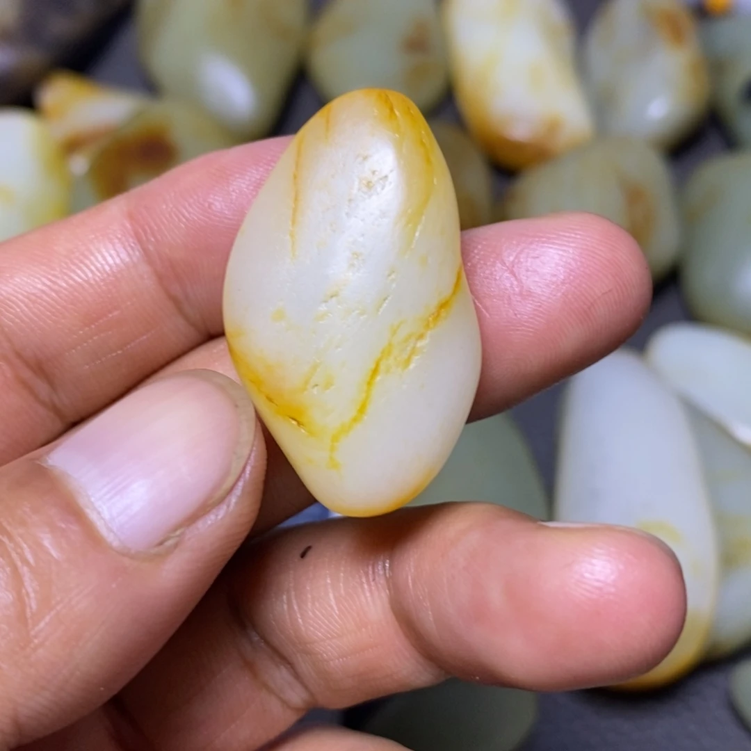 未镶嵌和田玉（糖玉）挂件