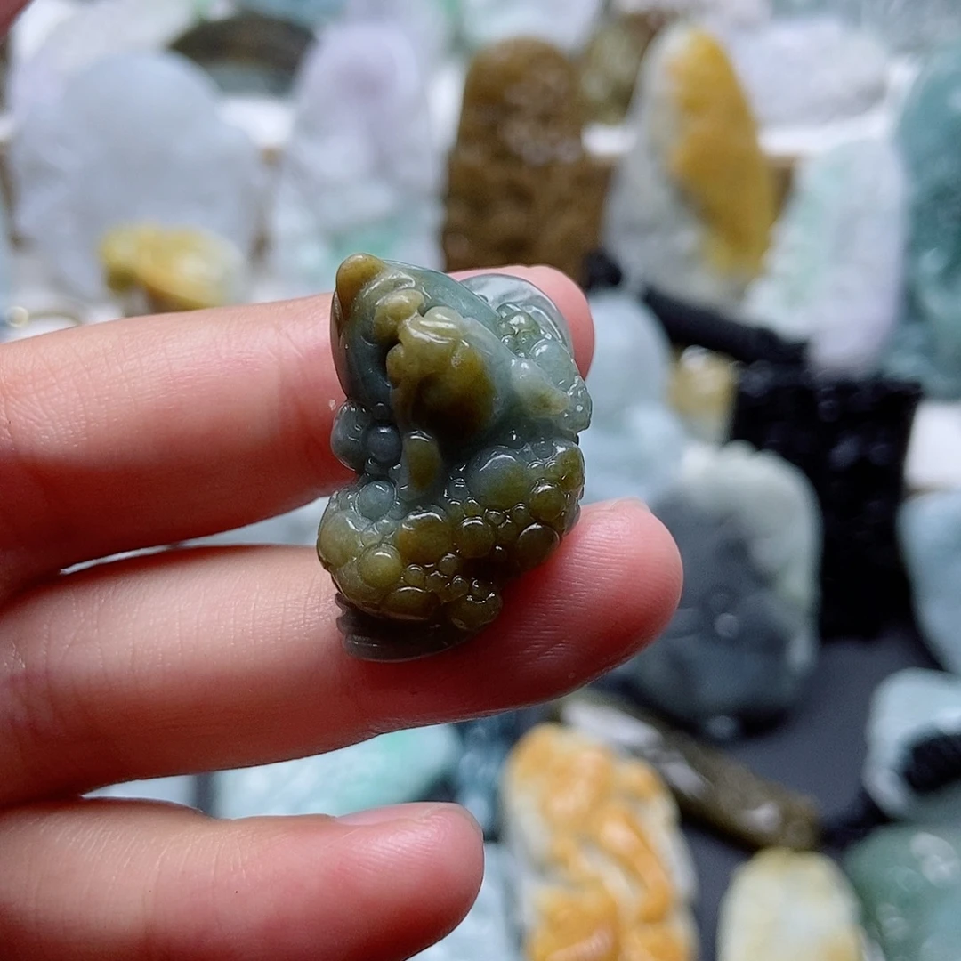 翡翠未镶嵌颈饰翡翠