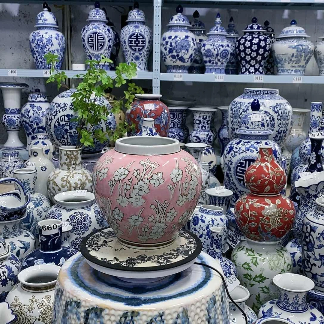 【闪购商品】摆件粉釉花瓶瓷器摆件………………………………