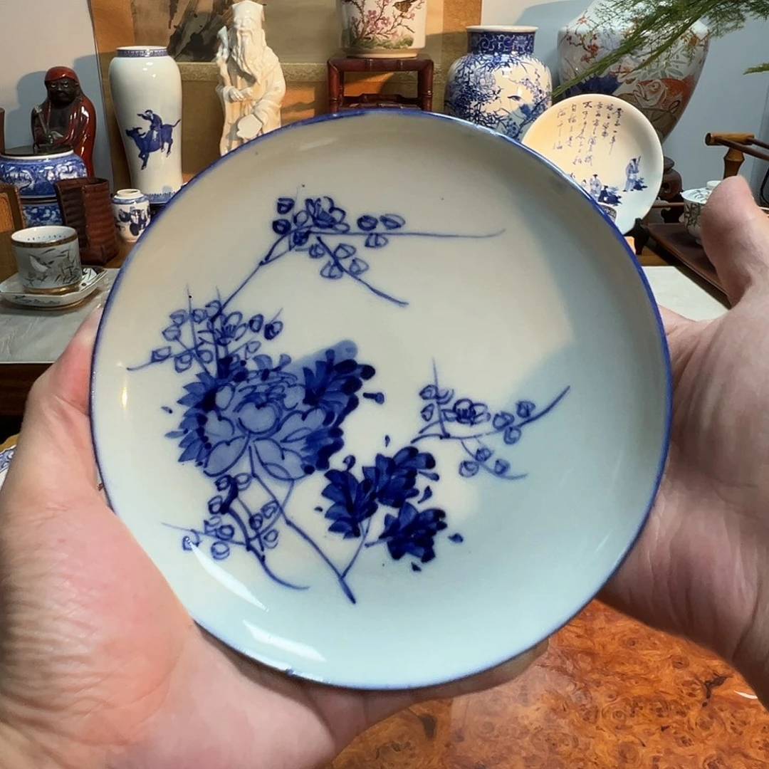 濑户烧花卉纹青花碟子