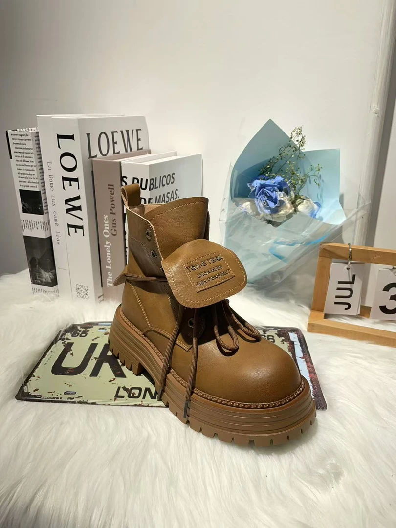 328-1 欧货英伦风粗跟短靴女新款爆款翻盖机车靴增高马丁靴