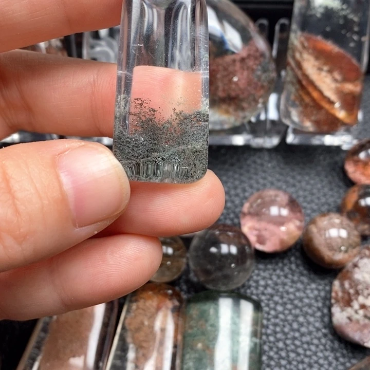 未镶嵌颈饰水晶一**?