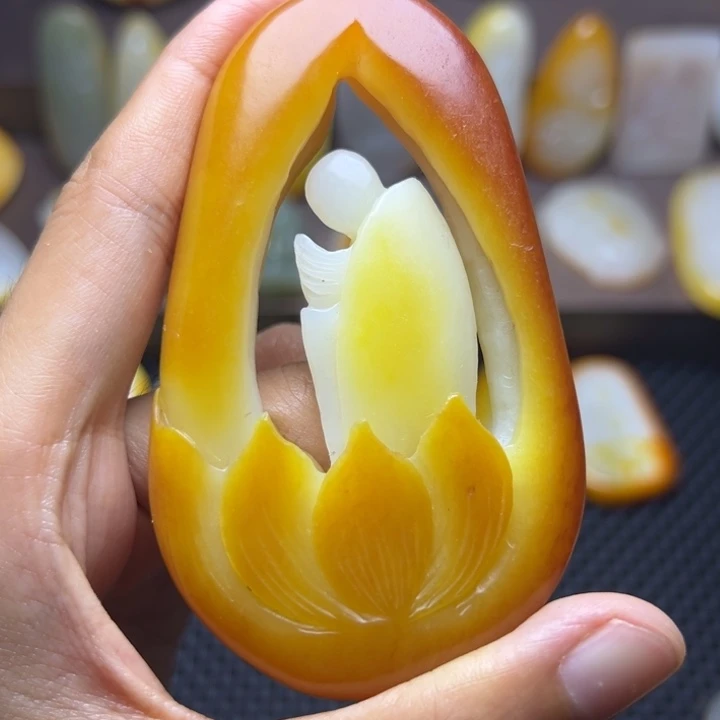 颈饰未镶嵌和田玉