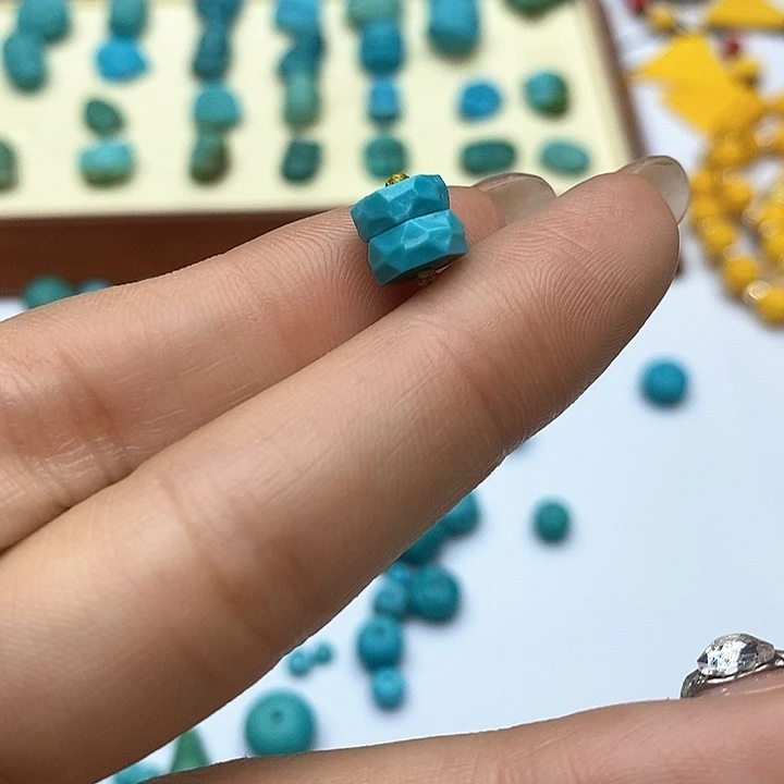 未镶嵌绿松石珠宝奇石