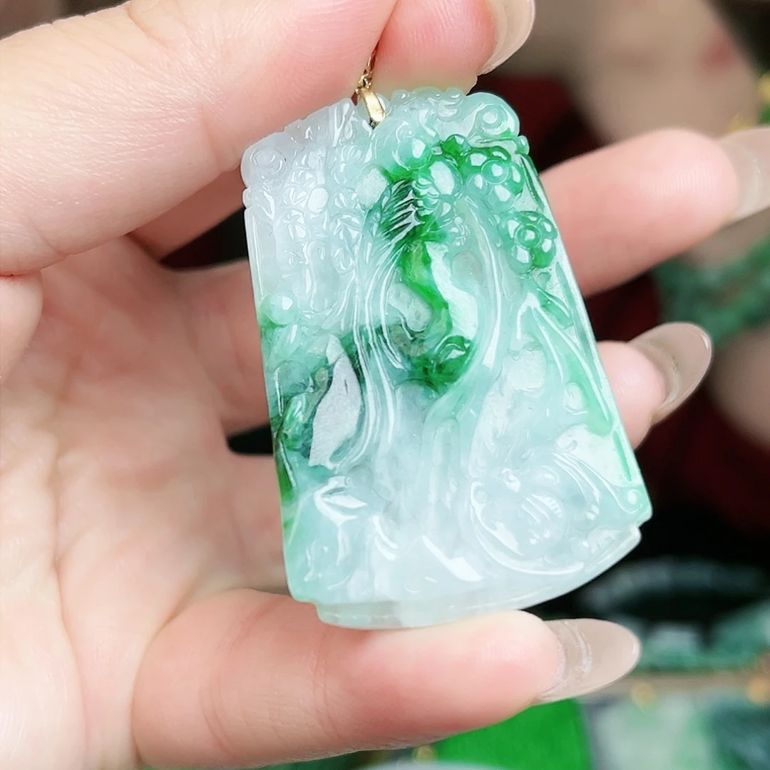 翡翠颈饰18K金镶嵌吊坠