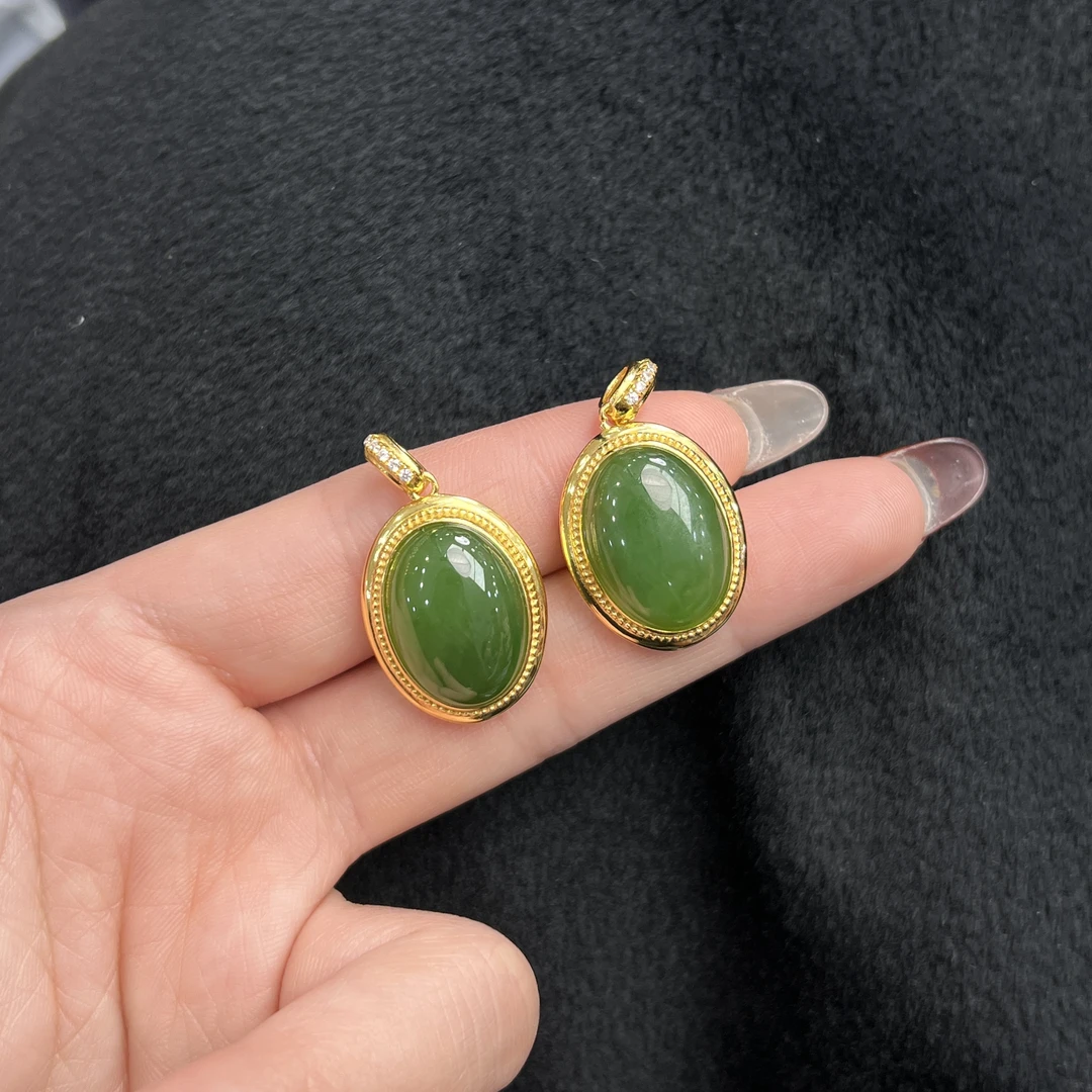 YW183天然和田玉碧玉S925银镶吊坠17*13*8mm多样性发其一