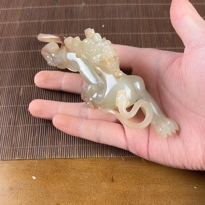 老***童未镶嵌和田玉挂件