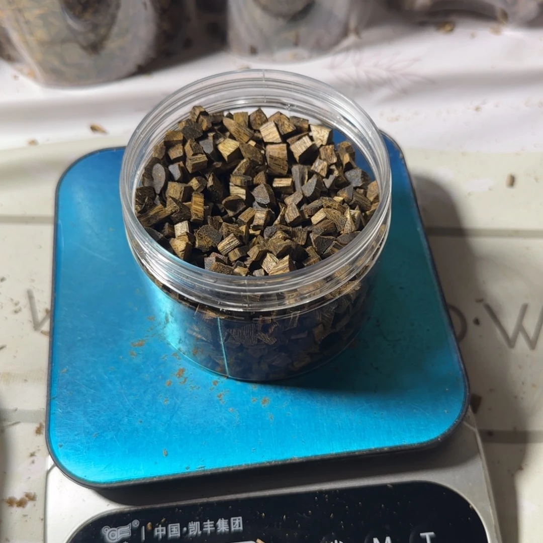 欣***然沉香沉香碎屑张勺子102克