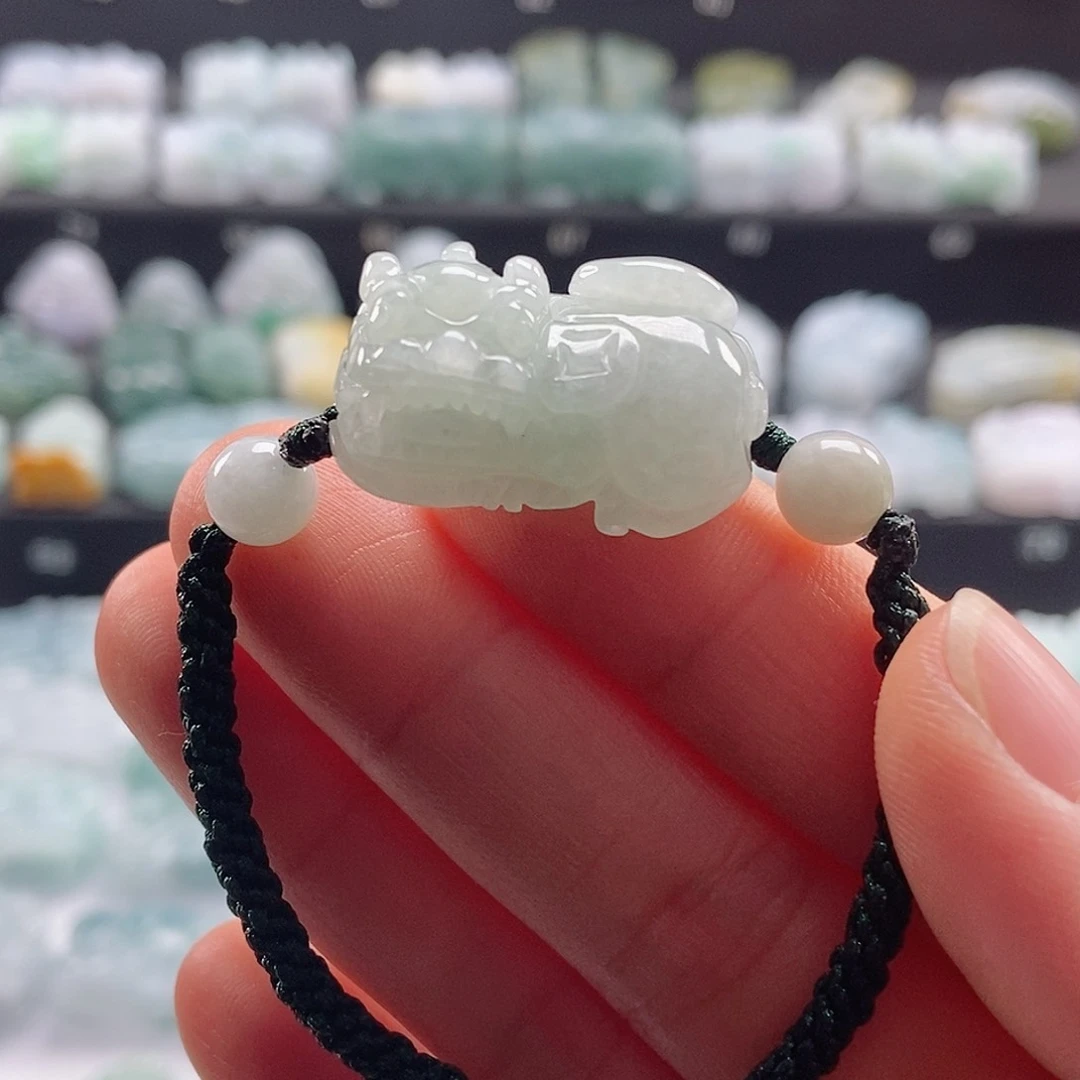 颈饰未镶嵌翡翠翡翠貔貅