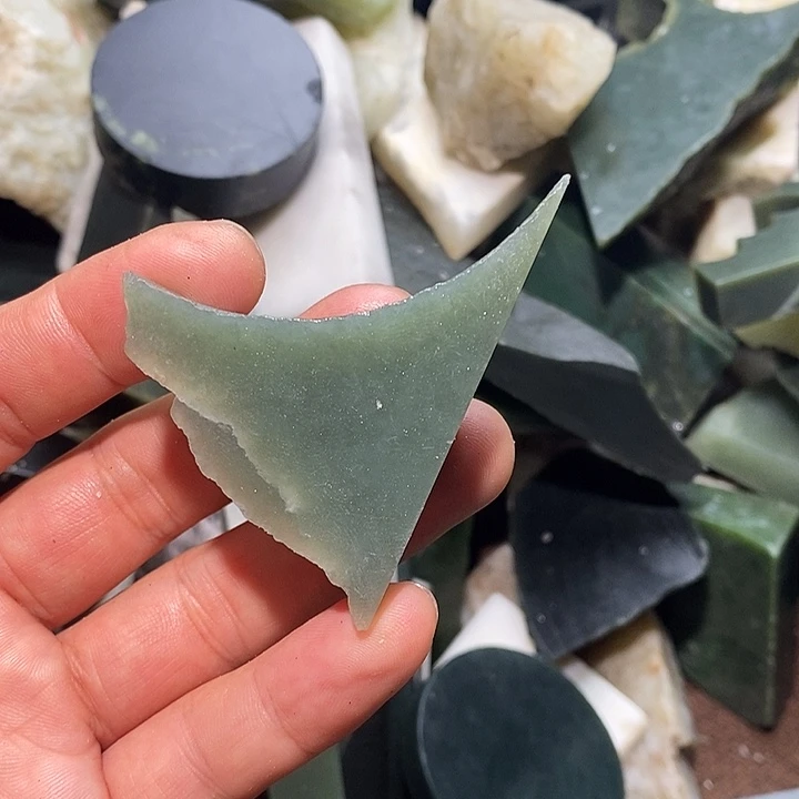 和田玉未镶嵌珠宝奇石