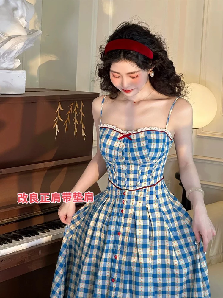 大码复古独特时尚格子吊带裙显瘦方领法式拼接连衣裙三件套女夏