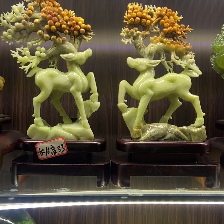 去***星陶瓷天然岫岩玉摆件