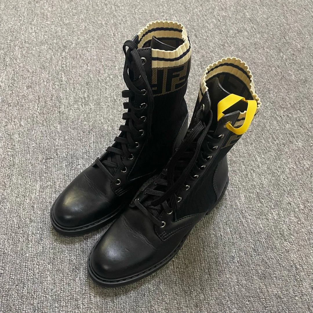 95新 FENDI/芬迪 Rockoko 舒适百搭通勤马丁靴 36码/11423