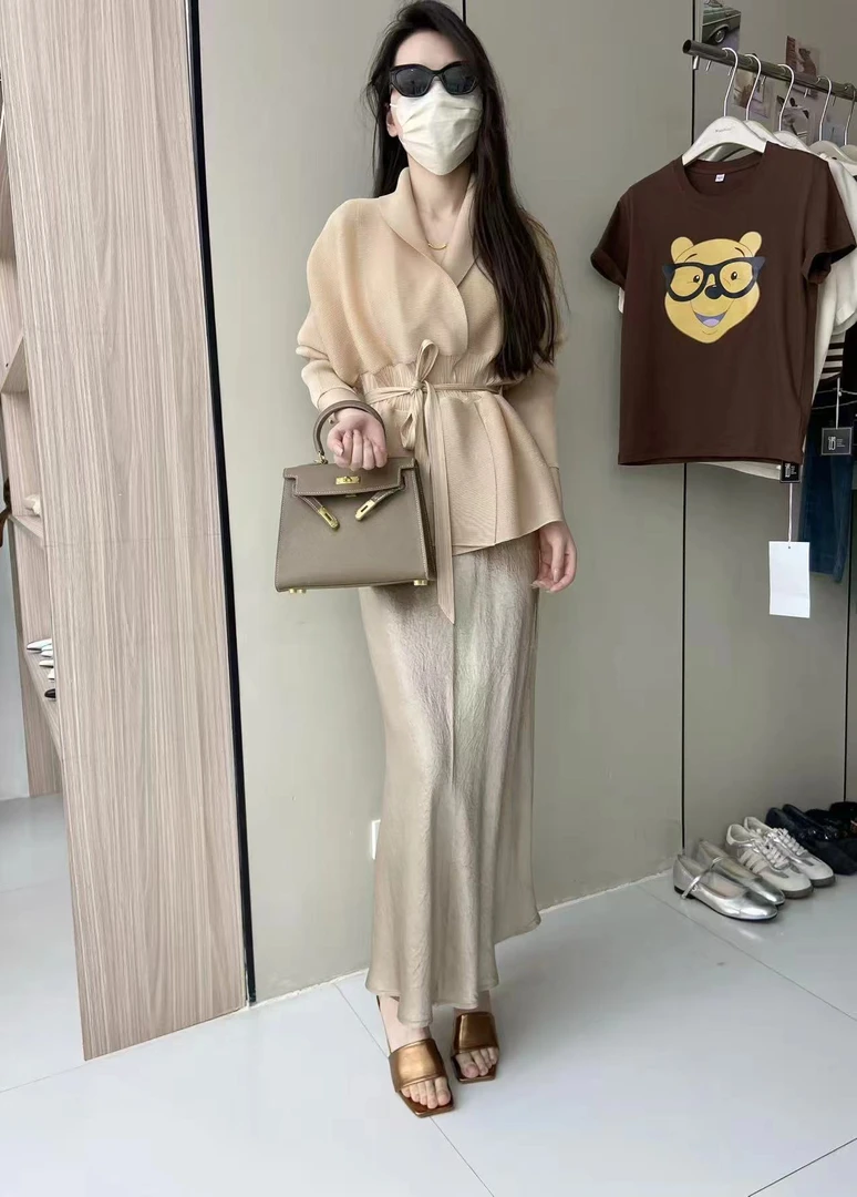 「63366 京都贵女」弹力褶皱防晒衫(配腰带)