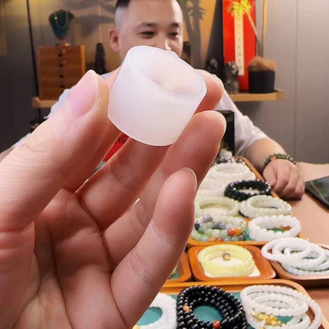 和田玉未镶嵌戒指
