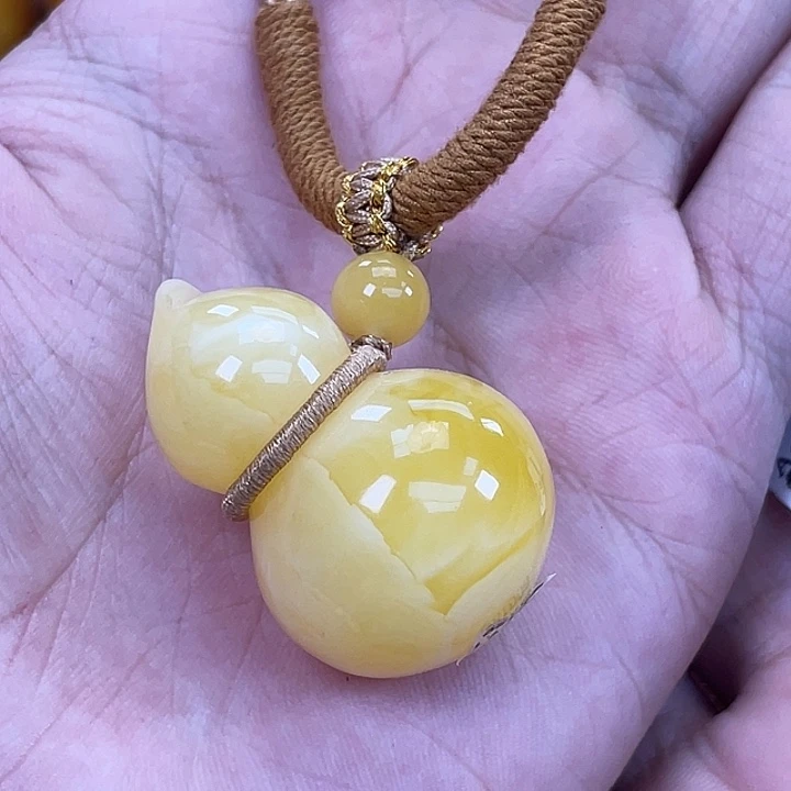 琥珀未镶嵌裸石J8888