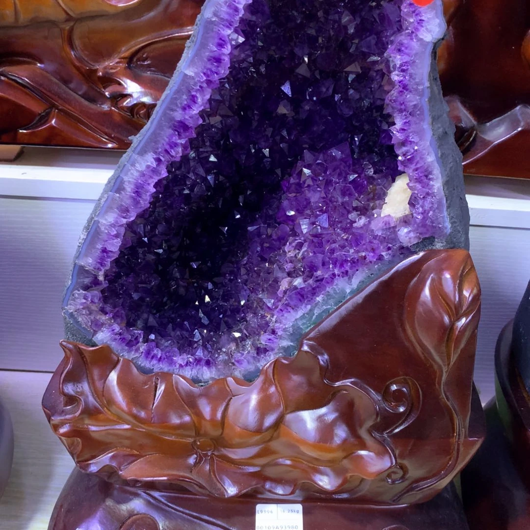 织绣乌拉圭紫水晶