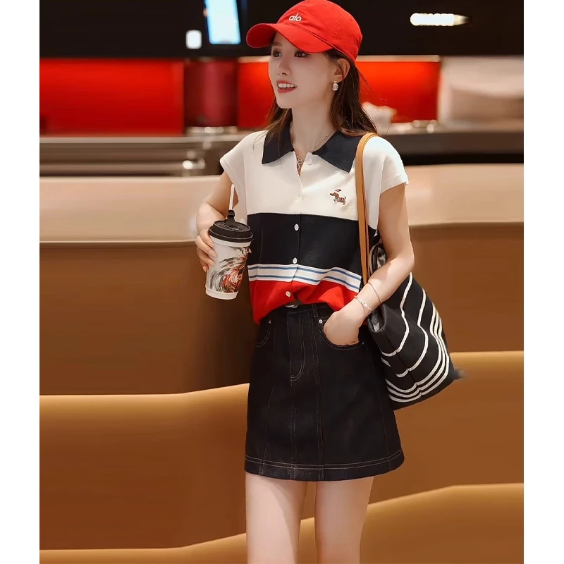 夏季减龄一整套穿搭2025新款Polo领撞色冰丝无袖针织衫短袖两件套