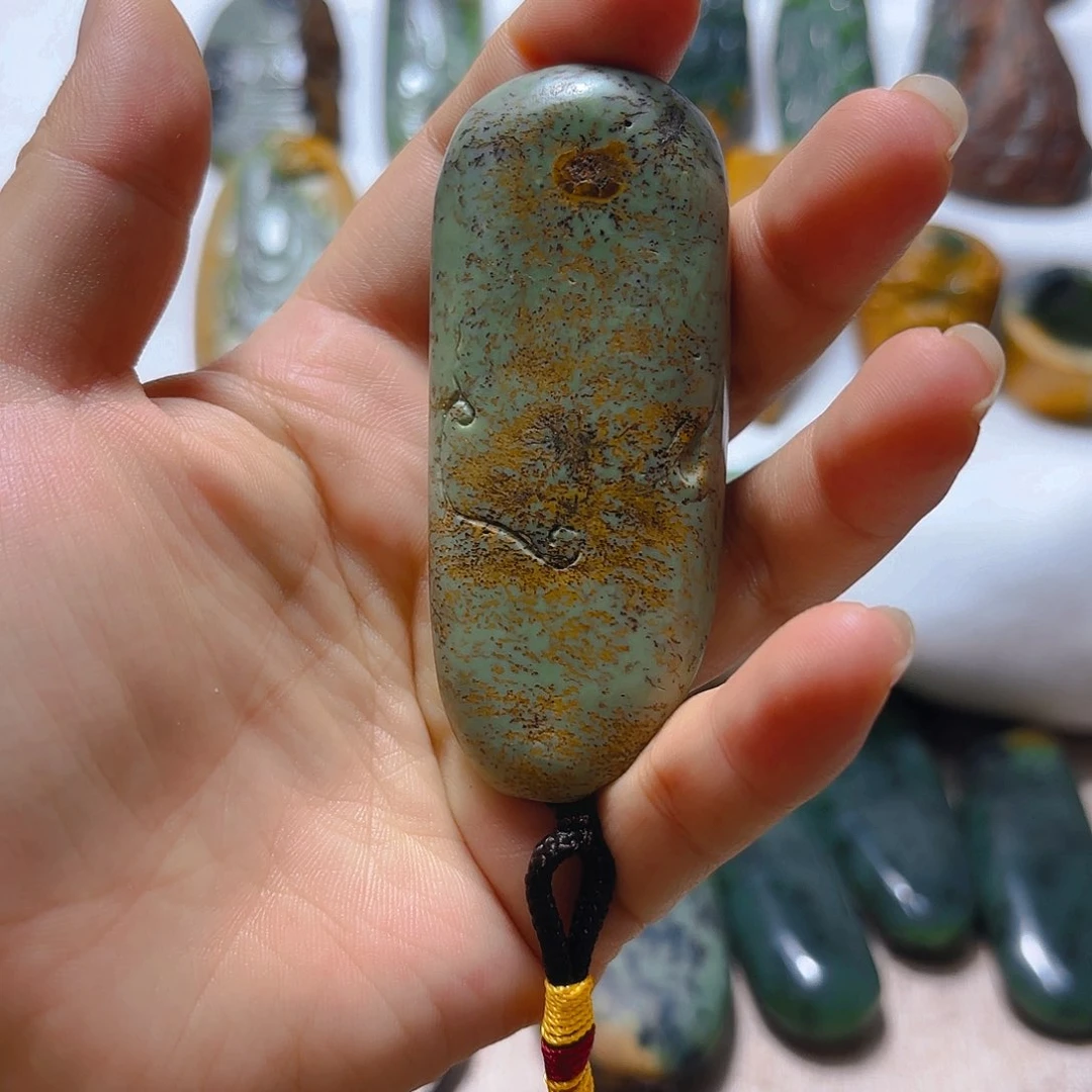 岫岩河磨玉（透闪石质玉）挂件未镶嵌