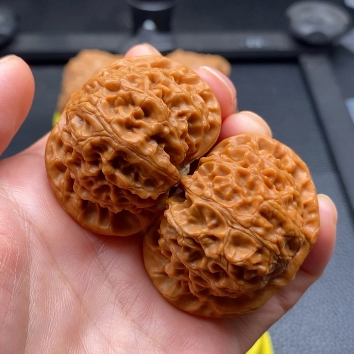 桃核吊坠宫灯狮子头4.4