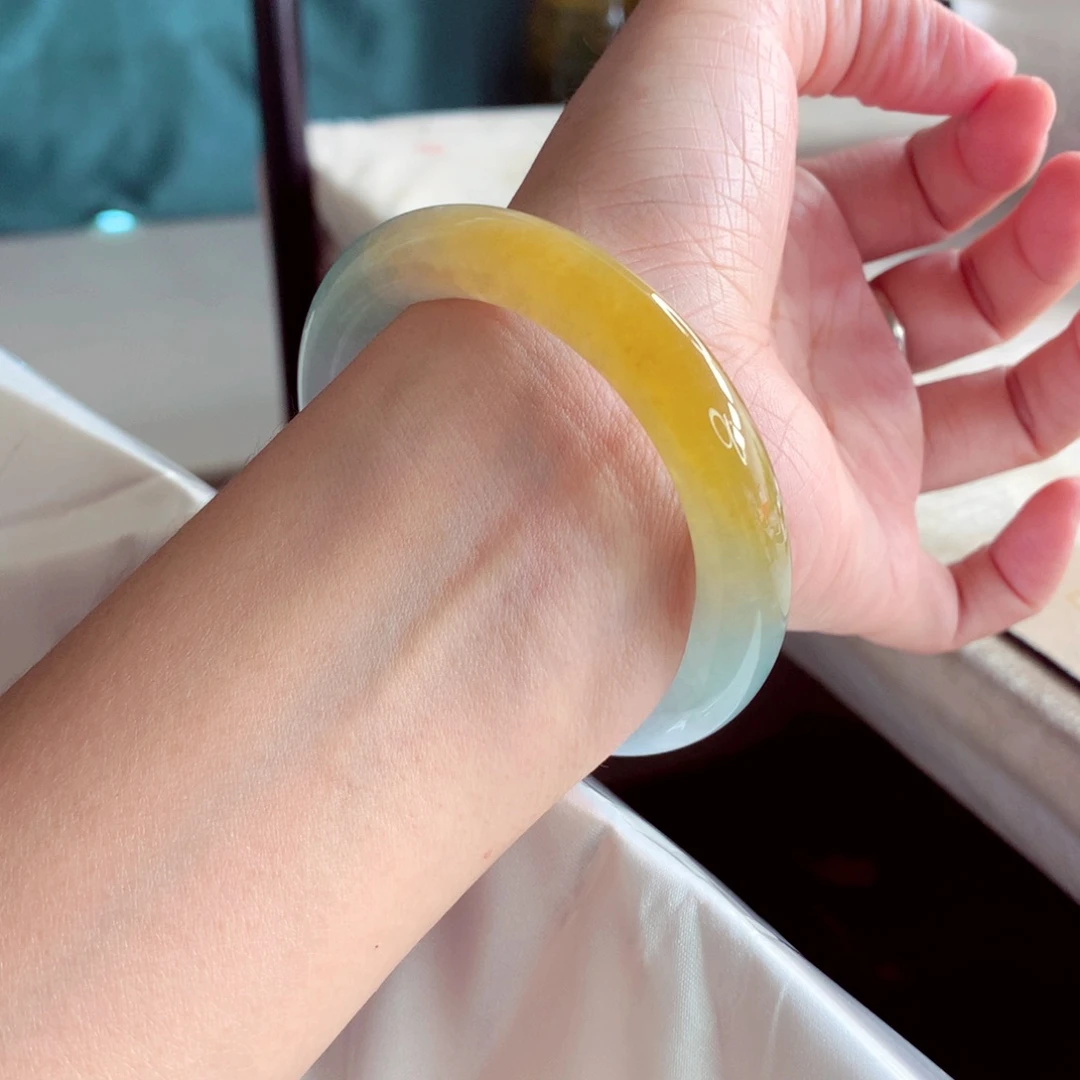 翡翠未镶嵌手镯（圆镯）52.9冰黄加绿绝美千金难买冰胶共存A