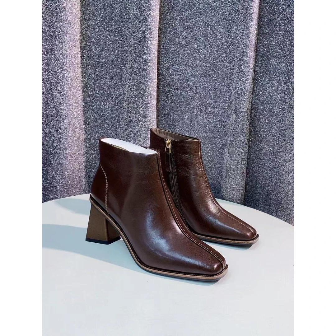 C2005 咖色 时尚方头粗跟女复古真皮短靴时装靴