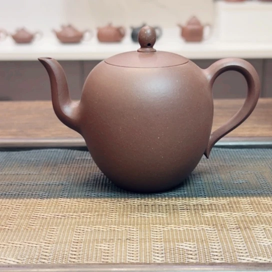 底槽青茶壶黄龙山原矿底槽清半手工瑕（200 cc）